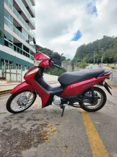 Biz 125 ES 2013 com partida elétrica. 