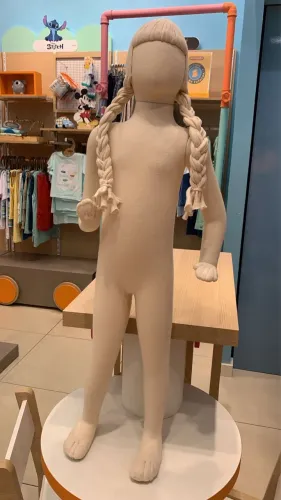Manequim infantil flexível 