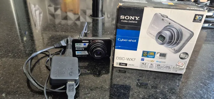 Ciber Shot DSC-WX7 ? Usada, porém em ótimo estado ? Na caixa!