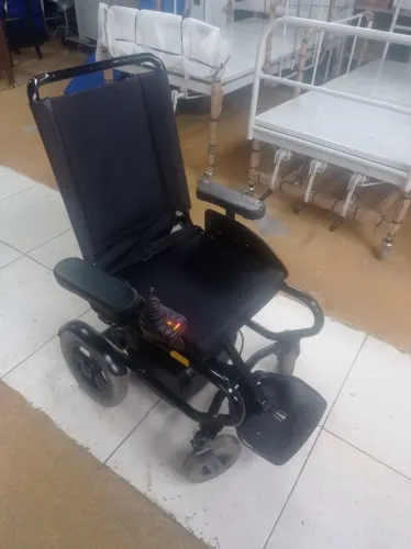 Cadeira de rodas motorizada