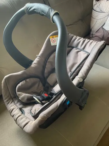 Bebê conforto + carrinho Moisés Galzerano