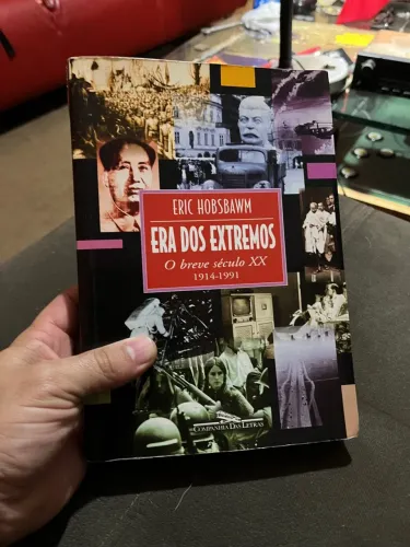 Era dos Extremos - Eric Hobsbawm