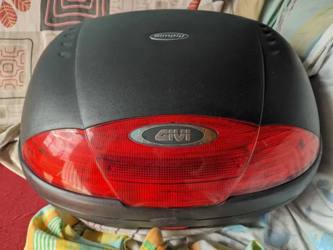 Vendo baú givi 45L