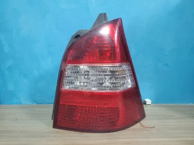 Lanterna Direita Nissan Livina 2009 a 2014 460409999