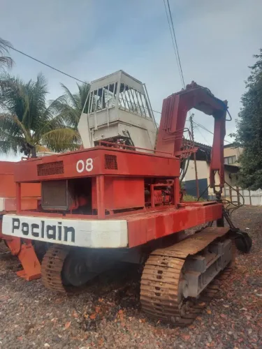 Escavadeira poclain LC 80 de esteira com garra sucateira, 