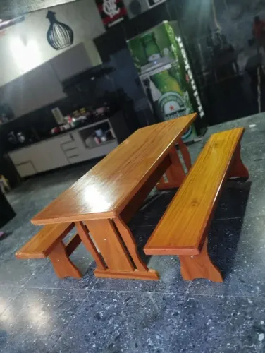Conjunto de Mesa e Bancos de Madeira Maciça Tatajuba