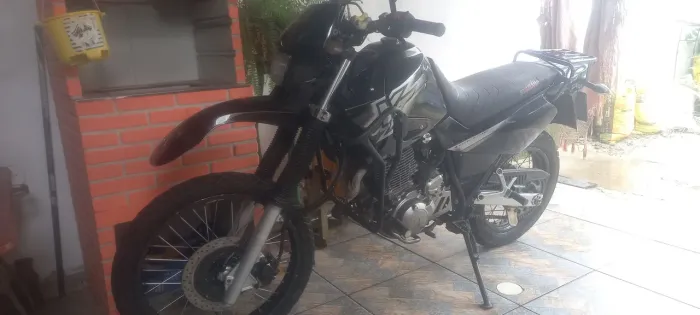 Moto super conservada, só pegar e anda 