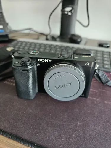 Câmera Sony Alpha A6000 (corpo)