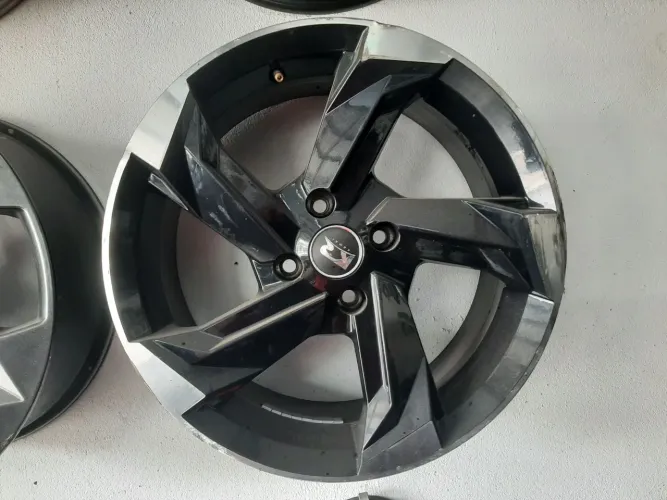 Roda esportiva Krmai estrela preta com diamantado 4x108 usadas ford