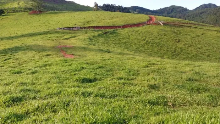 Terreno de 43.000 m² , Só  Pasto  em  Piracaia - SP