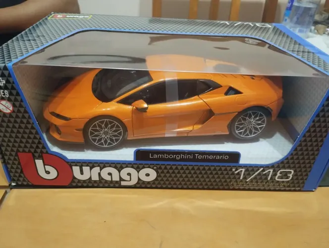 Miniatura Lamborghini Temerario Laranja 1:18 Bburago