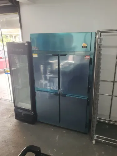 JR. Geladeira Comercial 4 Portas Kofisa