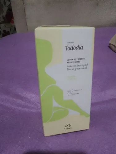 Caixa com 5 sabonetes Natura tododia