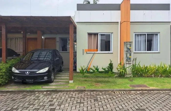 Casa em Condomínio Fechado - 2 Dormitórios -Garagem Coberta - R$ 310.000 - Rio Caveiras - 