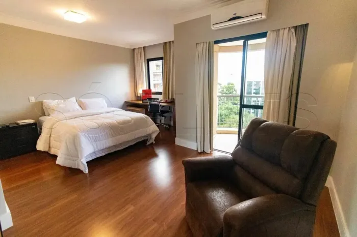 Lindo Clarion Faria Lima 30m², 1 dormitório e 1 vaga disponível para locação no Itaim Bibi