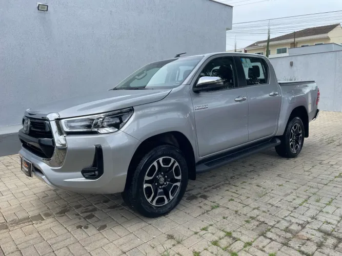 Toyota Hilux CD SRX 4X4 2.8 TDI 16V Diesel Aut. 2025