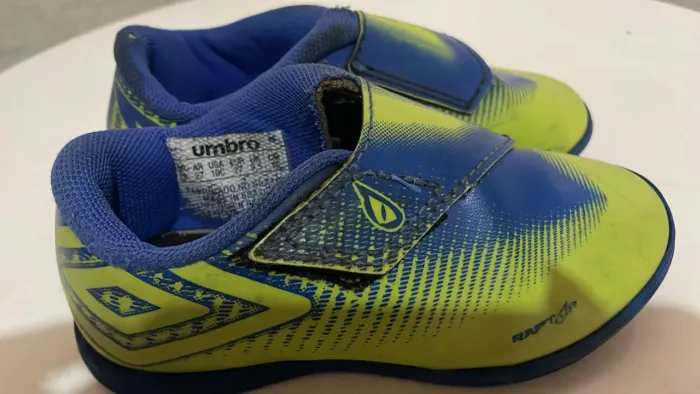Chuteira Infantil Umbro Raptor - Tamanho 26