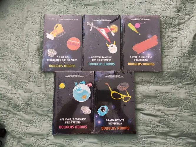 Coleção O Guia do Mochileiro das Galáxias - Douglas Adams