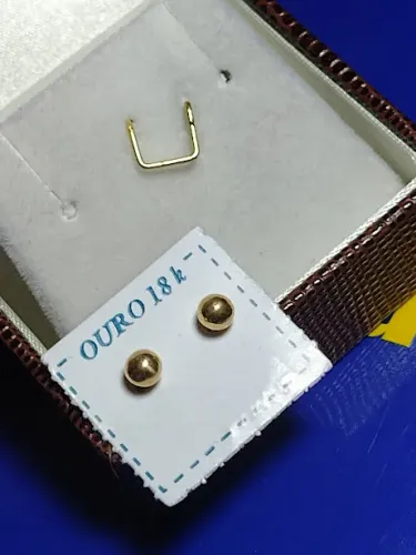 Brinco Bolinha 2 mm Zircônia Ouro 18 Kilates
