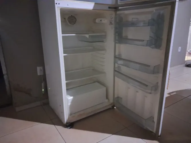 Vende-se geladeira duplex bosch