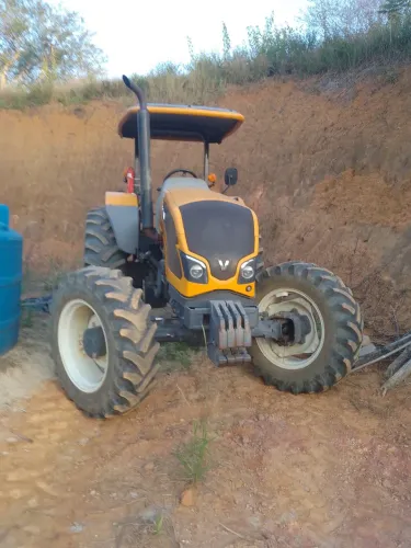 Trator Valtra a800r