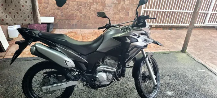 Xre 300 abs. Baixa quilometragem