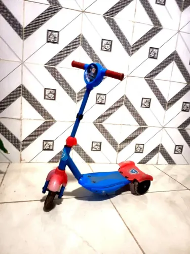 Patinete Infantil 3 Rodas de Menino (Heroizinhos Unik) Azul e Vermelho - Bem Conservado