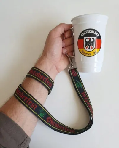 Caneca Branca de Alumínio Oktoberfest com Tirante Blumenau - SC Térmica - 500ml Alemã
