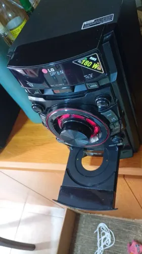 O Mini System LG CM4330 usado, volume so vai ao 10, não tenho o controle 