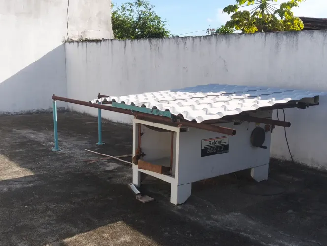 Máquina de cortes para móveis 
