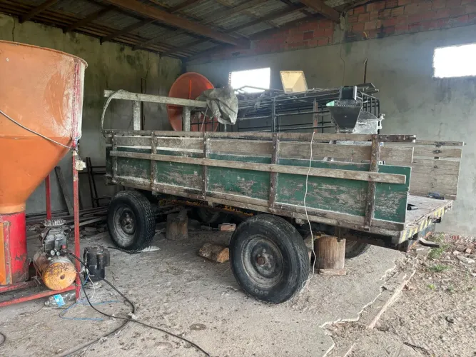 Carretinha para trator negociável