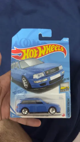 Hotwheels audi RS21:64
