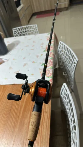 Kit de pesca , carretilha Shimano e vara lumis