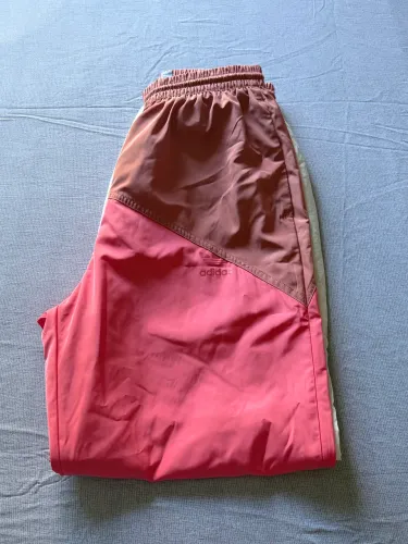 VENDO CALÇA ADIDAS ORIGINAL EM PERFEITO ESTADO