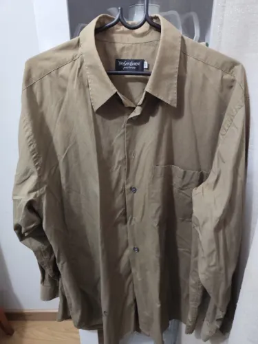 2 Camisas Sociais semi-nova - tamanho GG 