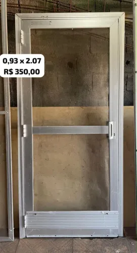 Porta de alumínio, com tela, não é vidro