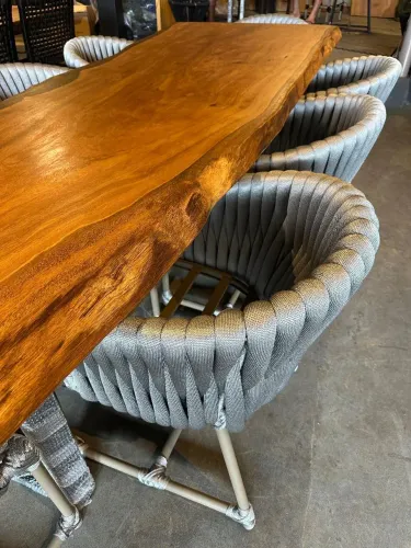MESA PRANCHÃO DE MADEIRA MACIÇA