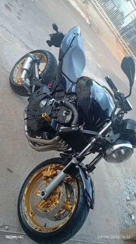 Vendo ou troco Hornet 600 cilindrada
