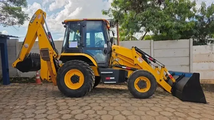 Retroescavadeira JCB 3CX 4x4 2021 | 4.000 Horas