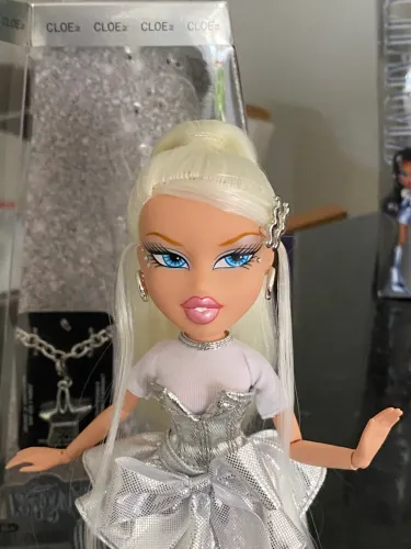 Cloe charmz bratz (leia a descrição)