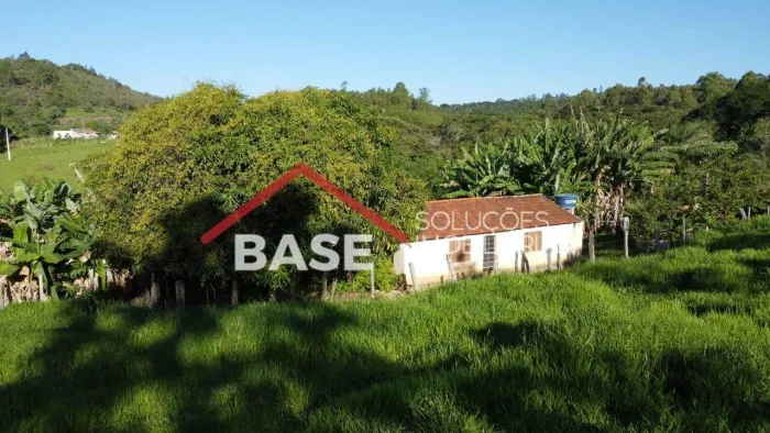 Sítio com 6 hectares em Carmo do Cajuru MG