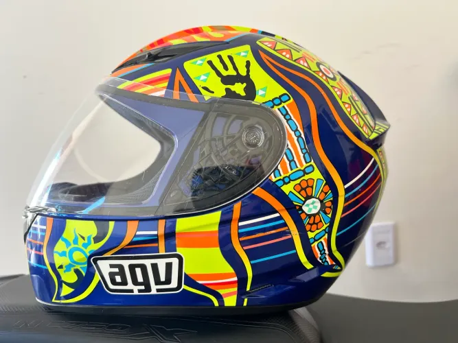 Capacete AGV continents usado .