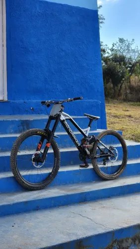 Mondraker Summum mullet downhill