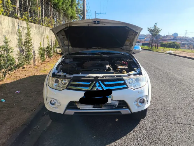 Mitsubishi Pajero Dakar HPE 3.2 4X4 T.I Dies 5P AUT 2015