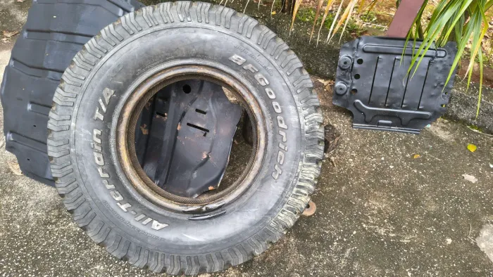 Vende Peneu para troller / camionete 