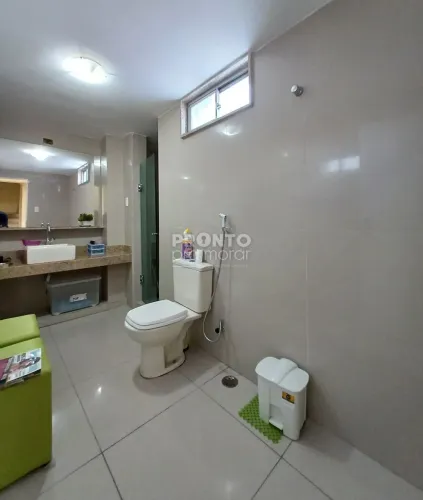 Apartamento com 3 quartos em Espinheiro