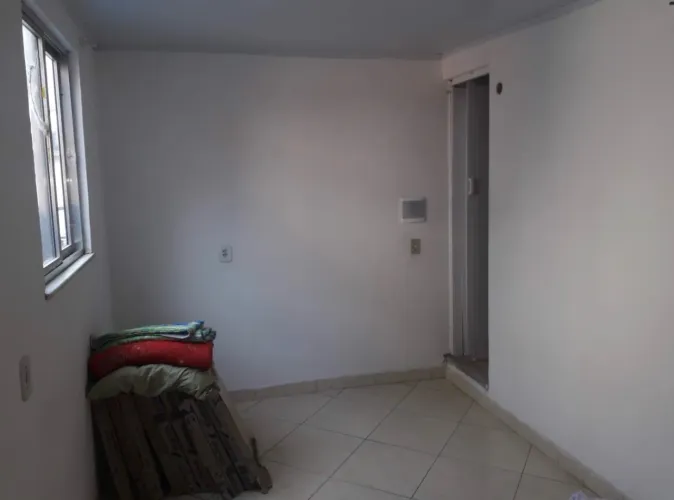 Vende se kitinets na barreira do Vasco