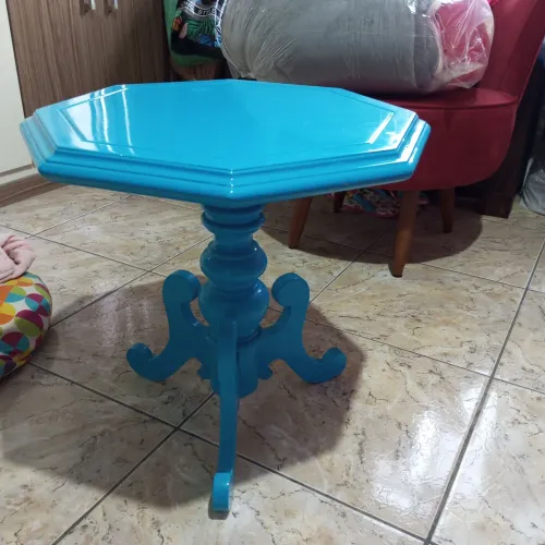Mesa de madeira linda