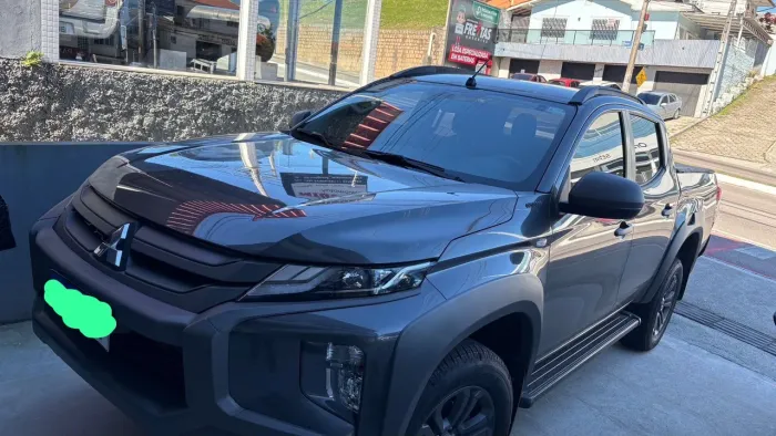 Mitsubishi L200 Tri. S. Outd. Plus 2.4 4X4 Die. AUT 2025