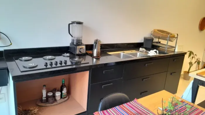 Vendo móvel de cozinha completo, feito por um Marcineiro com cooktop e pia cuba dupla